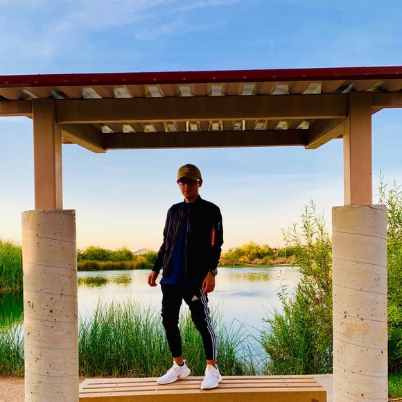 Meet your Posher, Santiago - Picture 1 of 1